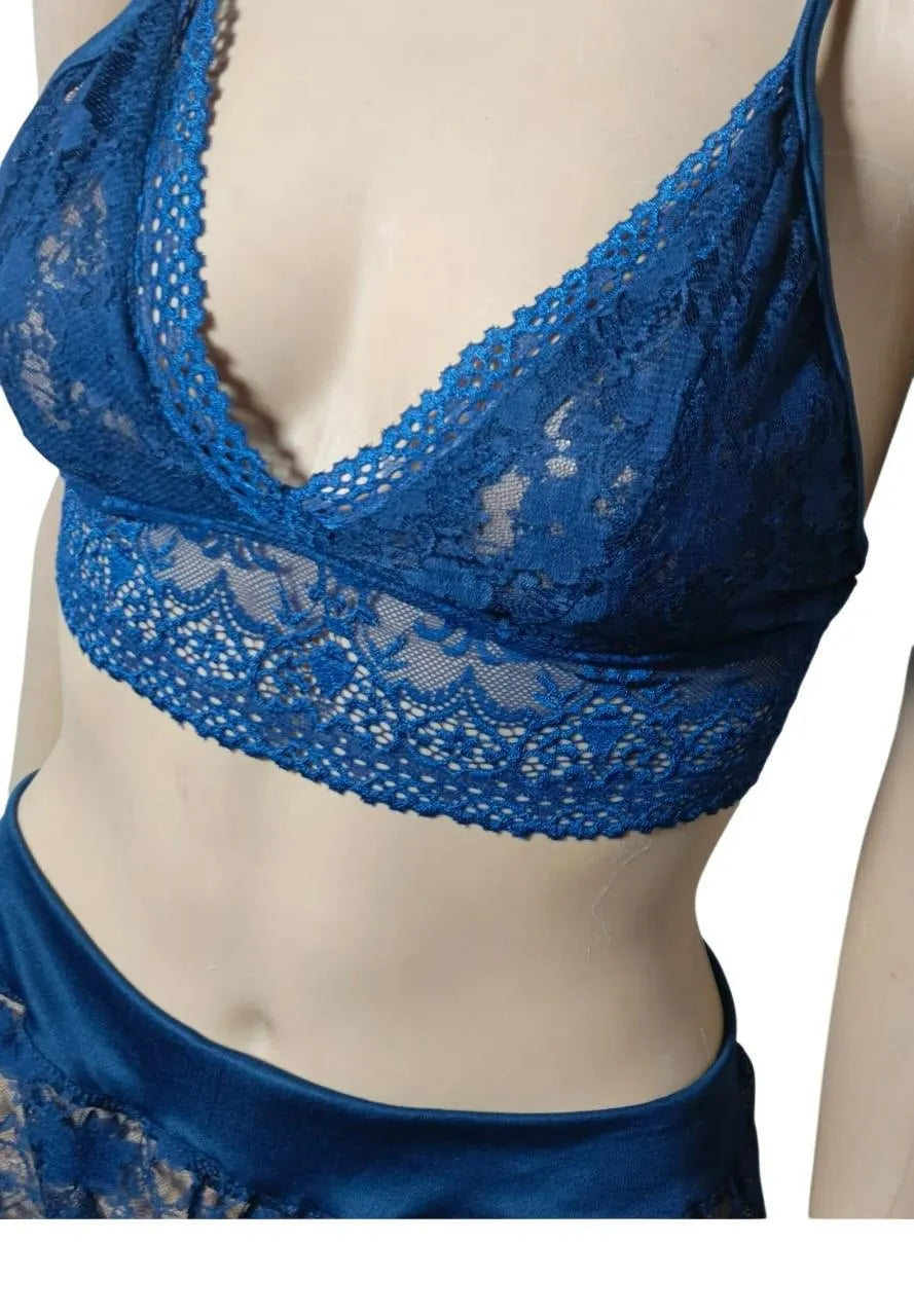 Luxury Floral Lace 2-Piece Nightwear Set – Bralette & High-Waist Shorts (Maroon/Blue)